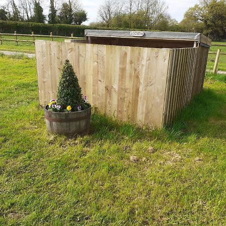 Glamping In Wiltshire The Green Knoll Is A Charm Chippenham  Luaran gambar