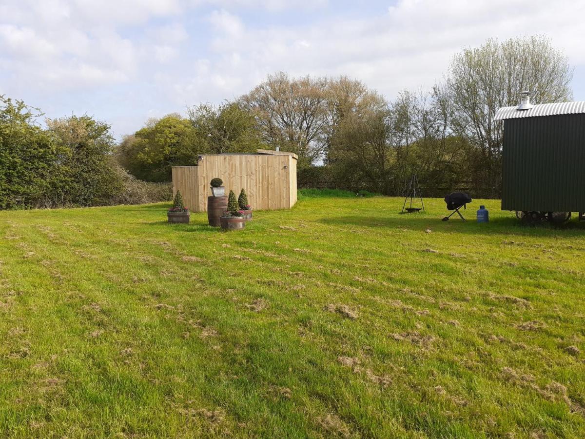 Glamping In Wiltshire The Green Knoll Is A Charm Chippenham  Luaran gambar